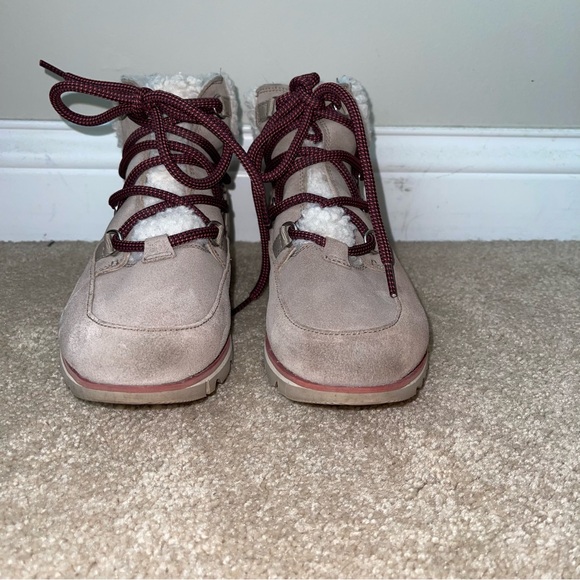 Sorel Women’s Explorer Carnival II Boots Size 7.5 Taupe Suede Faux Fur Lined - Picture 3 of 7